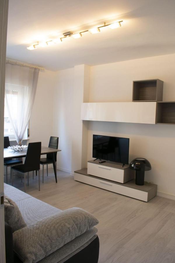 J&M House -Fronte Ospedale- Incluso Netflix E Disney Plus Udine Ngoại thất bức ảnh