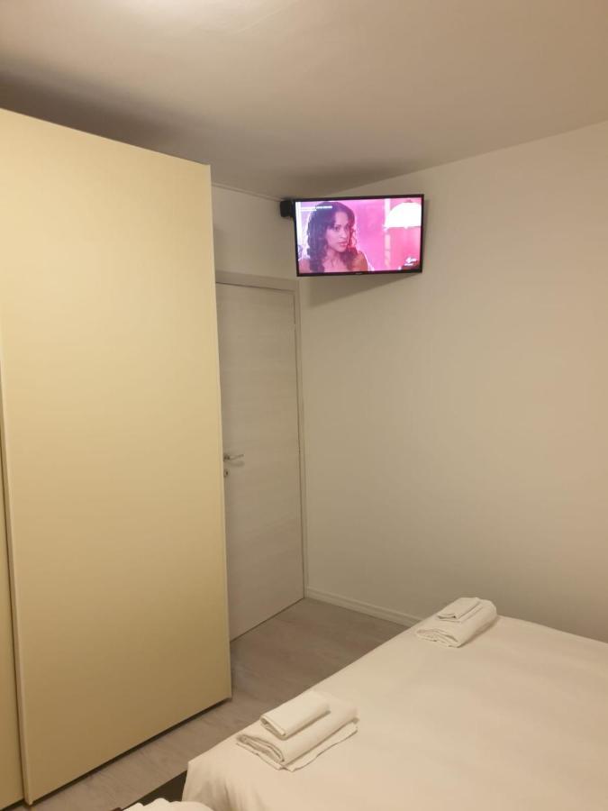 J&M House -Fronte Ospedale- Incluso Netflix E Disney Plus Udine Ngoại thất bức ảnh